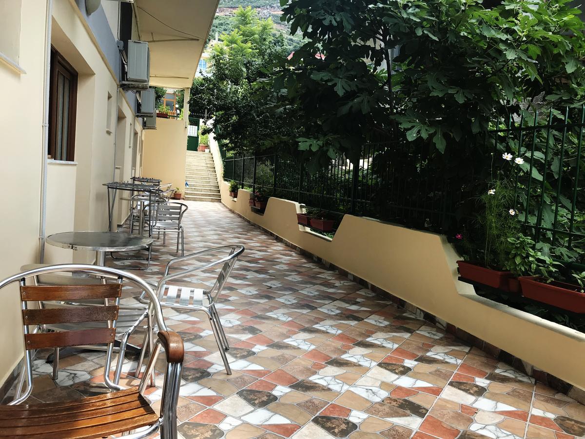 Flutura Apartments Vlorë Екстериор снимка
